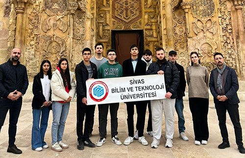 SBTÜ Öğrencileri Divriği Gezisi